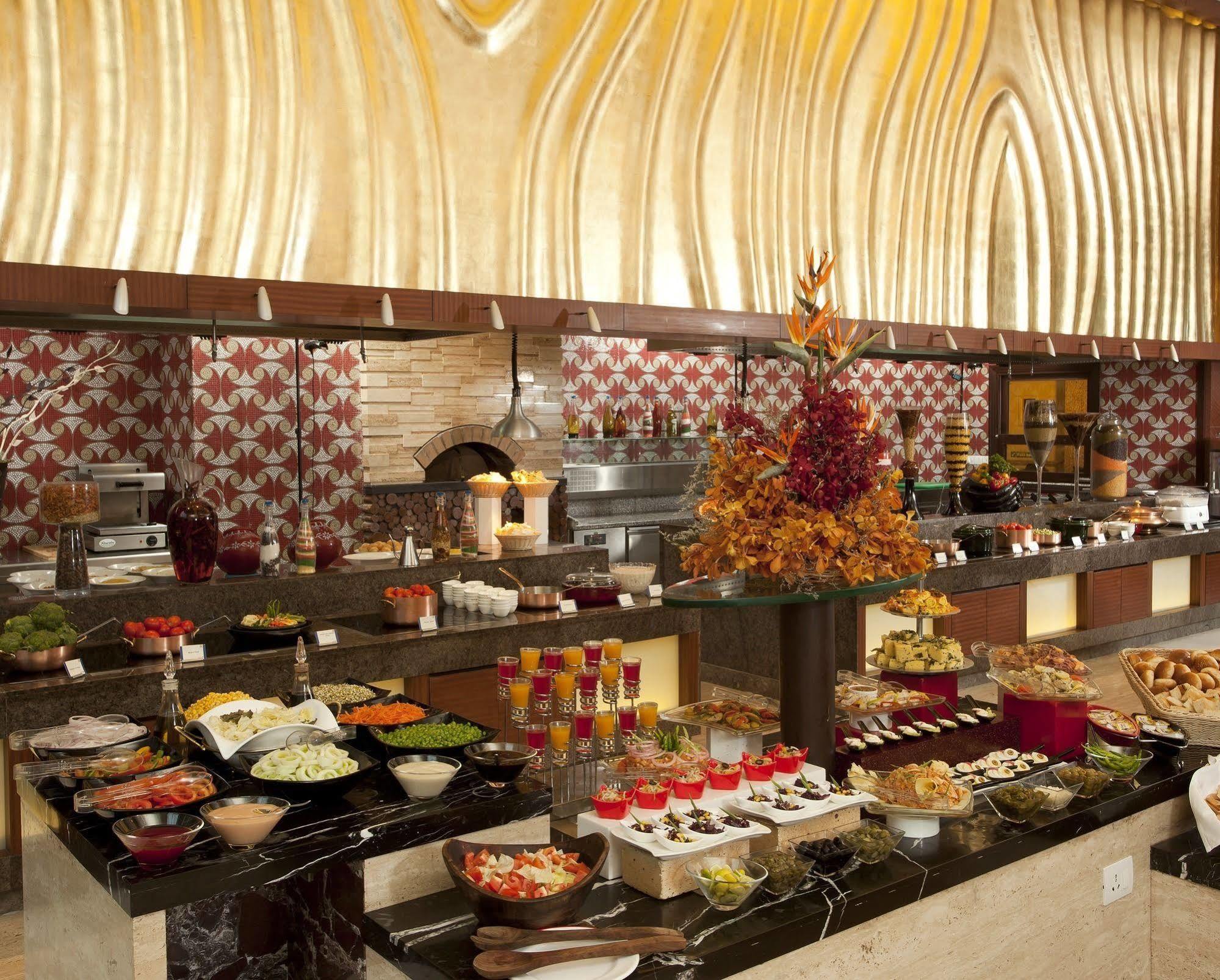 Radisson Blu Hotel, Nagpur Exteriör bild