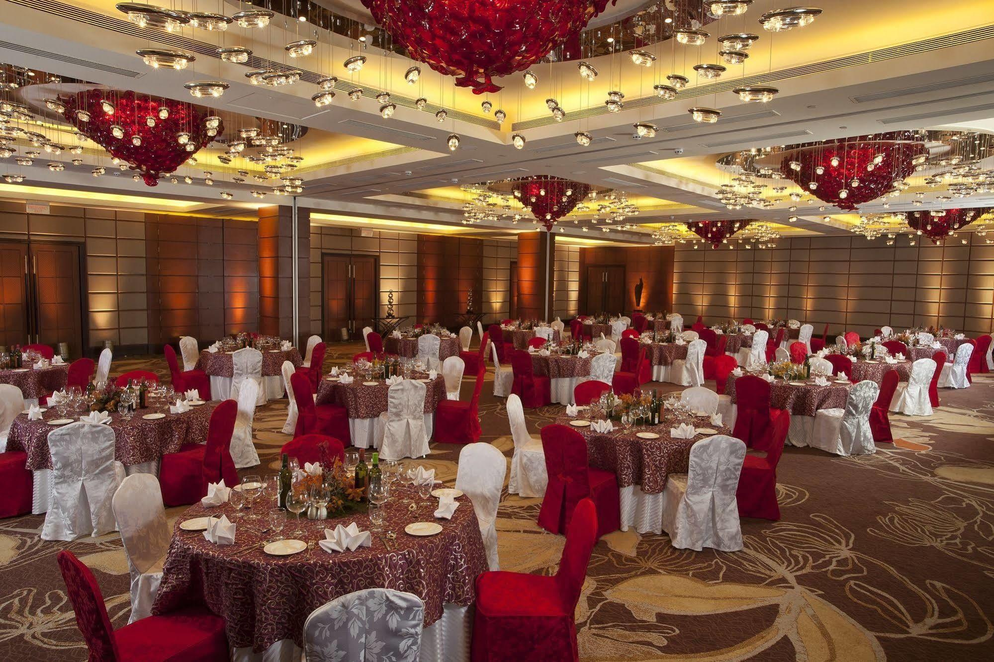 Radisson Blu Hotel, Nagpur Exteriör bild
