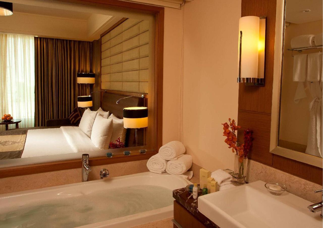 Radisson Blu Hotel, Nagpur Exteriör bild